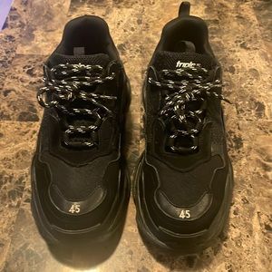 Balenciagas Men’s size 11 only worn once, 100% authentic
